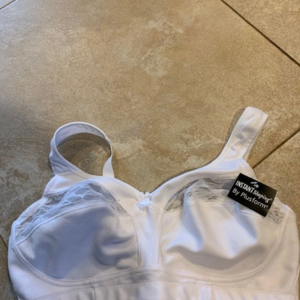 plusform white bra size 36b nwt